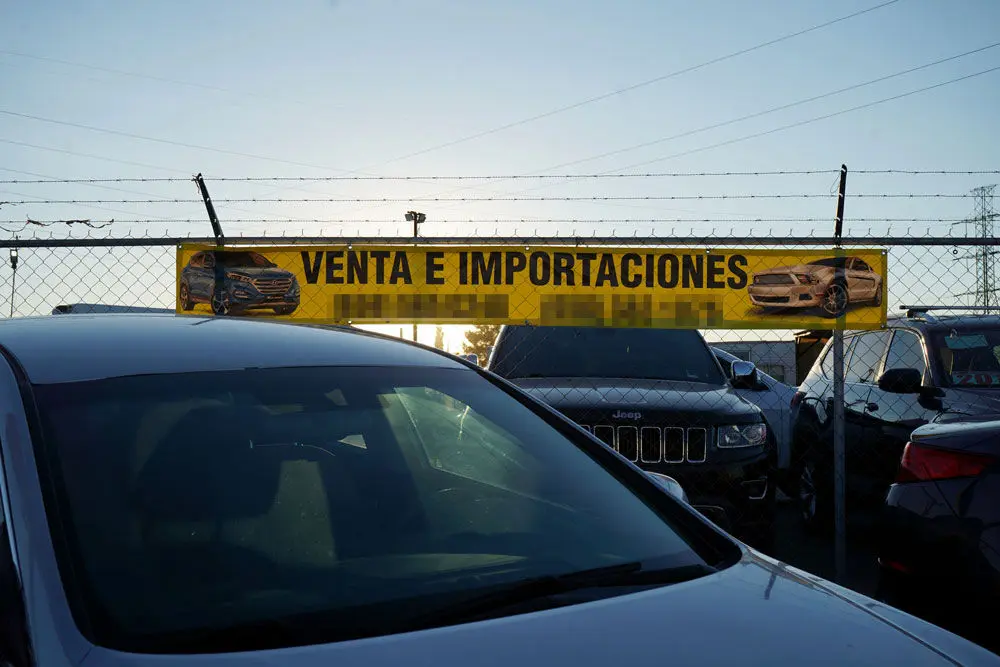 Local de venta de autos usados que oferta servicios de de importación de vehículos