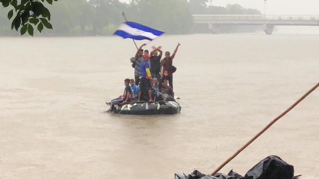 Entran a M xico los primeros integrantes de la caravana migrante